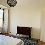 Quelhas Apartments